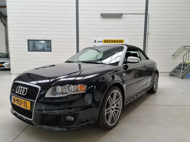 Audi RS4 Cabriolet 4.2 V8 RS 4 quattro Exclusive met schaal