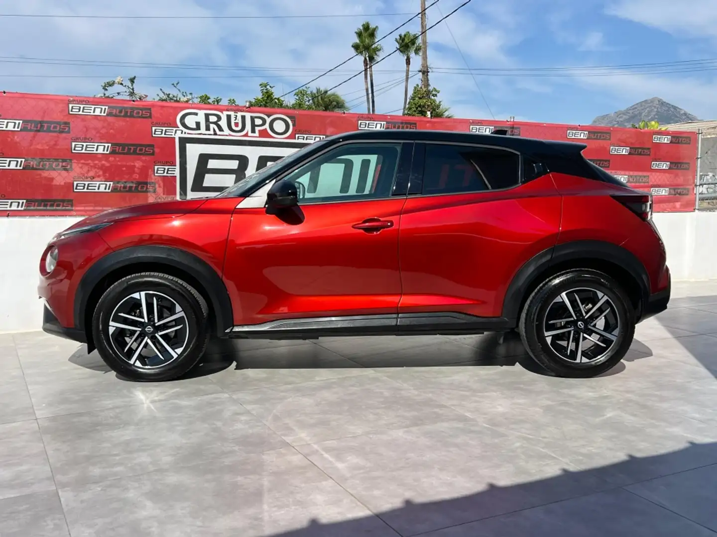 Nissan Juke 1.0 DIG-T Acenta 4x2 DCT 7 84kW Rojo - 2