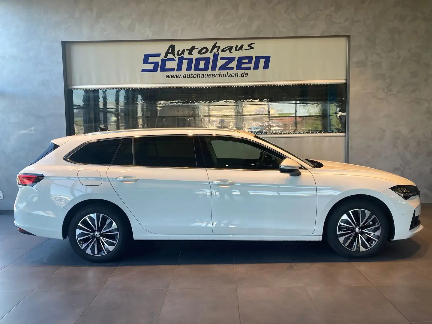 Skoda Superb TDI 4x4 Selection Navi App ACC 5JG 360° Bianco - 2