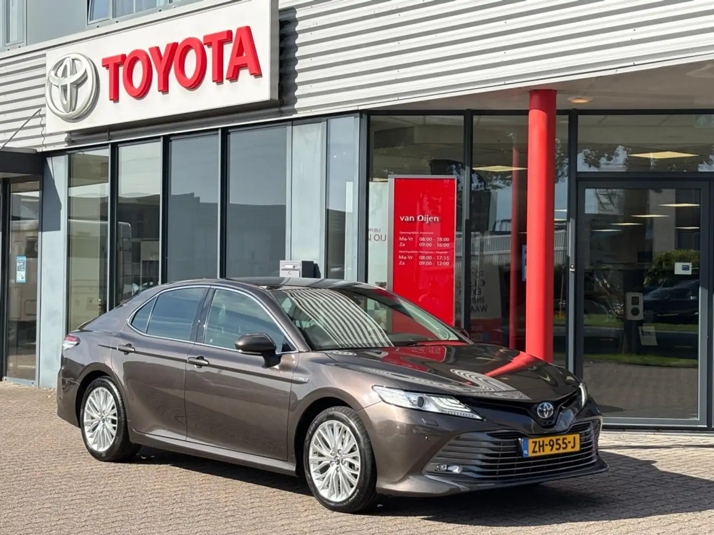 Toyota Camry 2.5 Hybrid Premium | Leder | Stoel VW | JBL | Xeno Bruin - 1