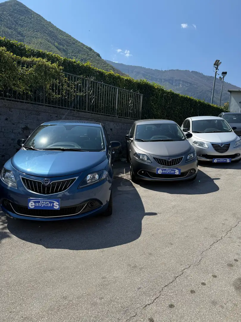 Lancia Ypsilon Ypsilon 1.2 Silver Gpl 69cv Gris - 1