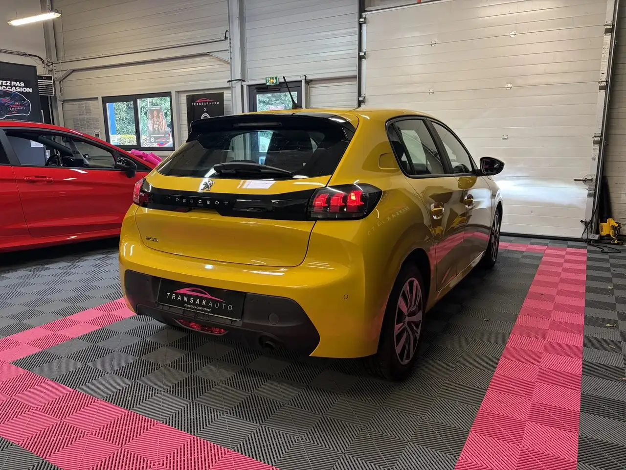 Peugeot 208 208 — photo 5