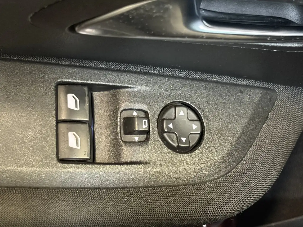 Peugeot 208 208 — photo 30