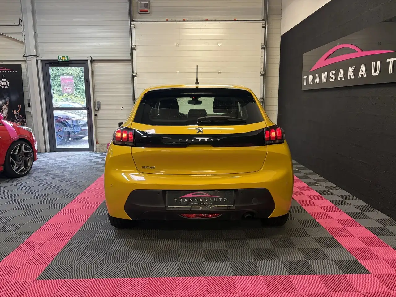 Peugeot 208 208 — photo 4