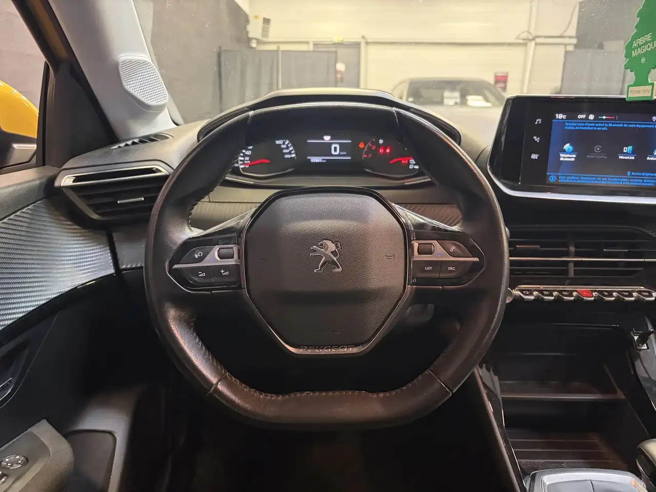 Peugeot 208 208 — photo 15