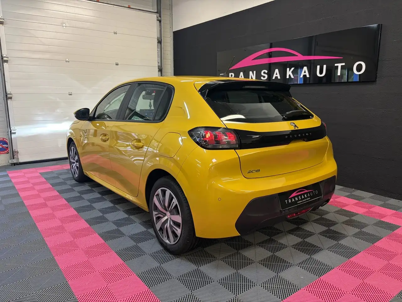 Peugeot 208 208 — photo 3