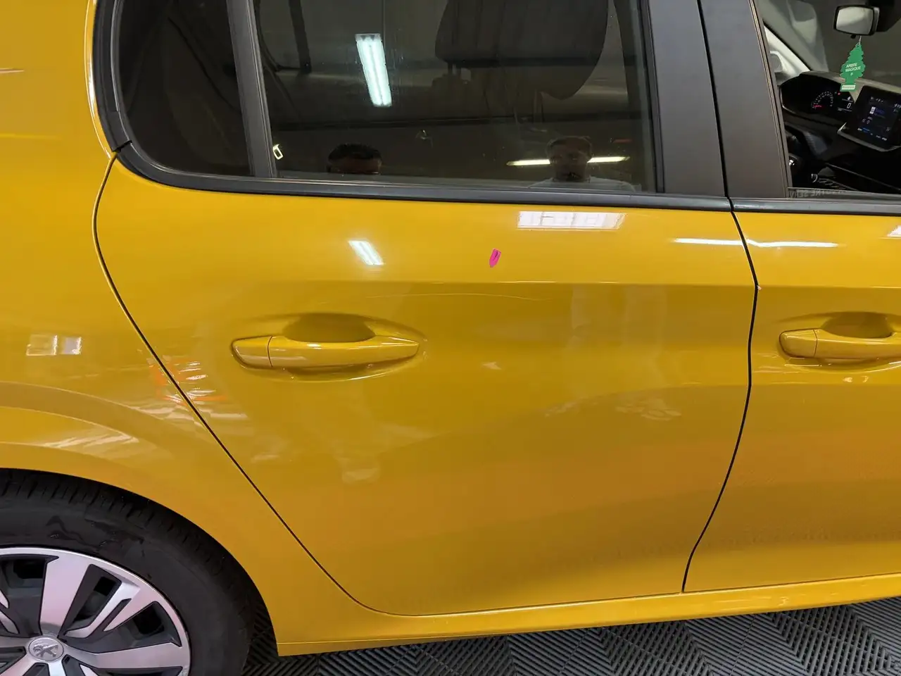 Peugeot 208 208 — photo 41
