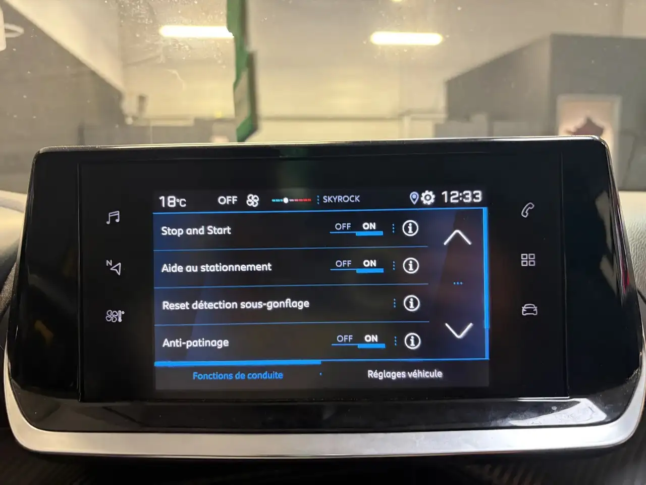 Peugeot 208 208 — photo 20