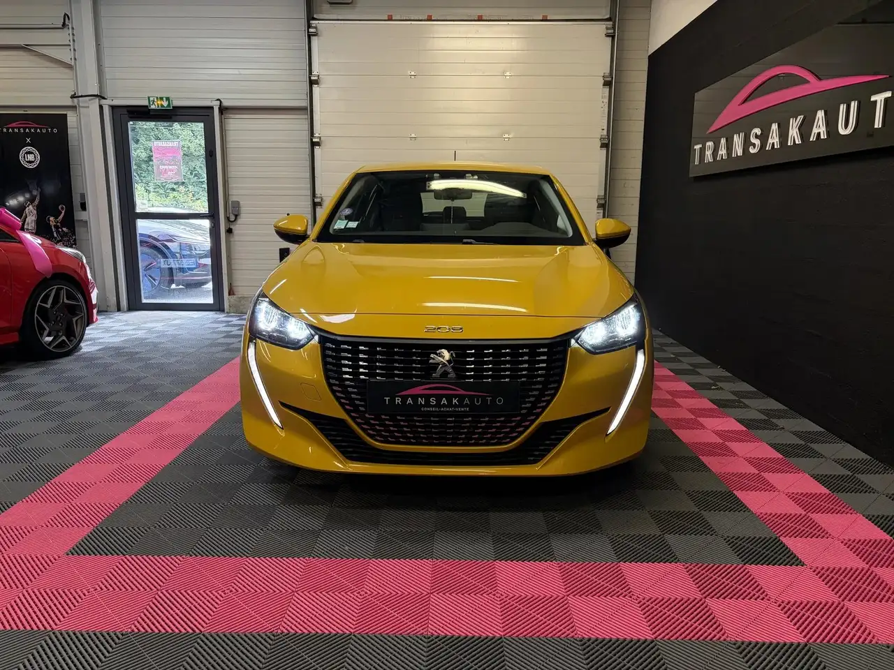 Peugeot 208 208 — photo 8
