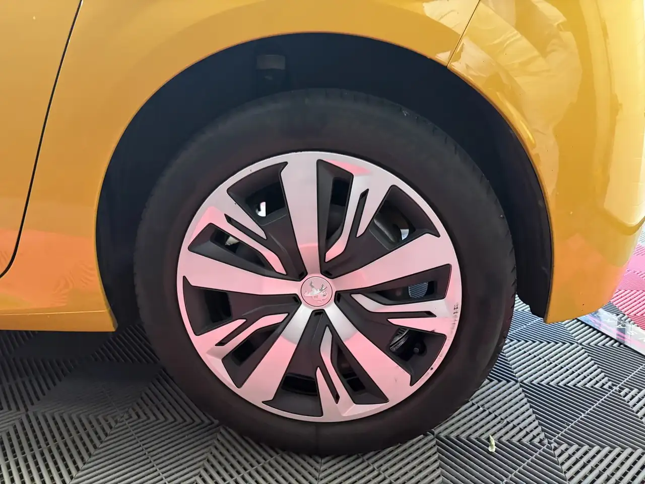 Peugeot 208 208 — photo 36