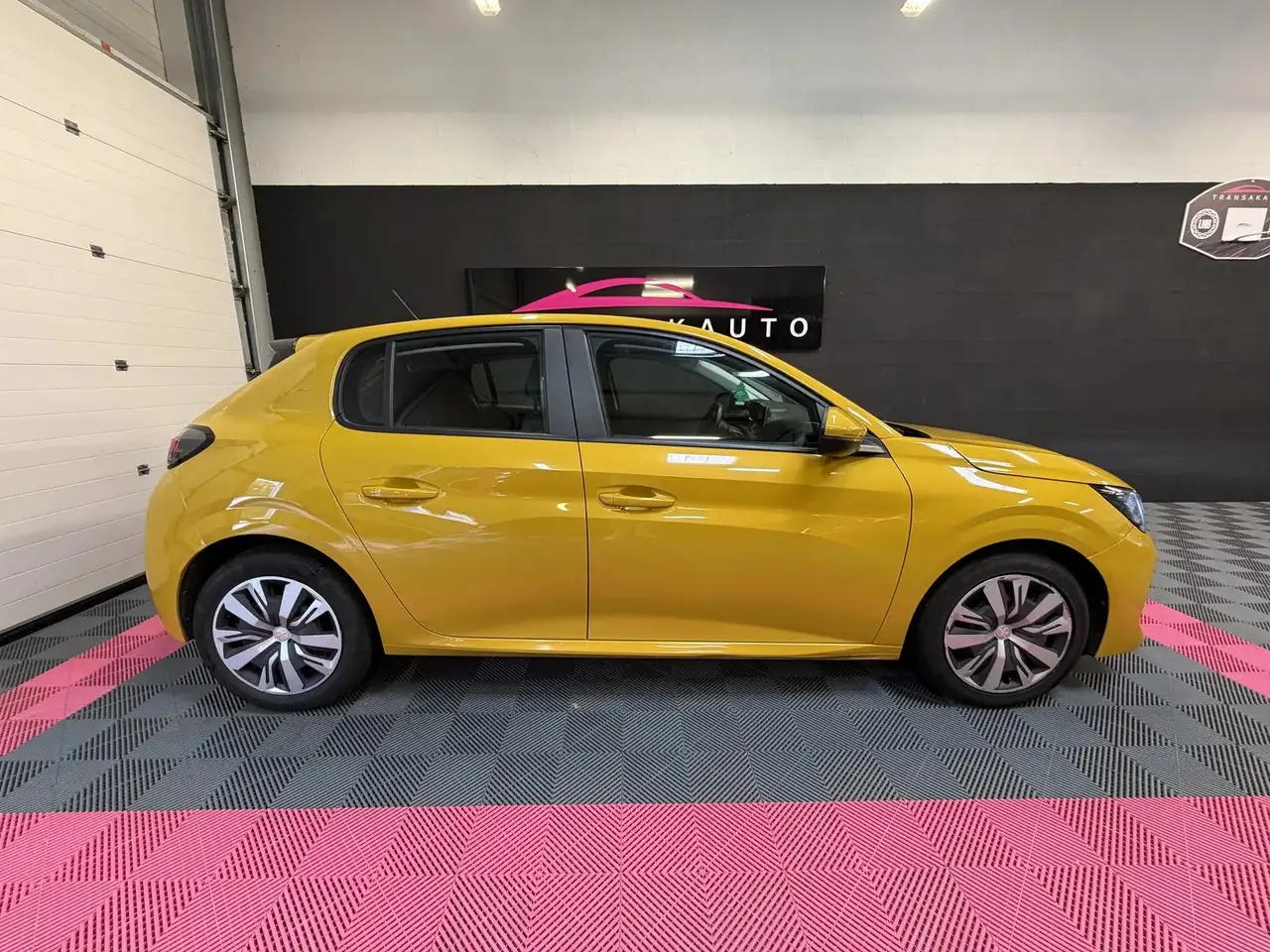 Peugeot 208 208 — photo 6