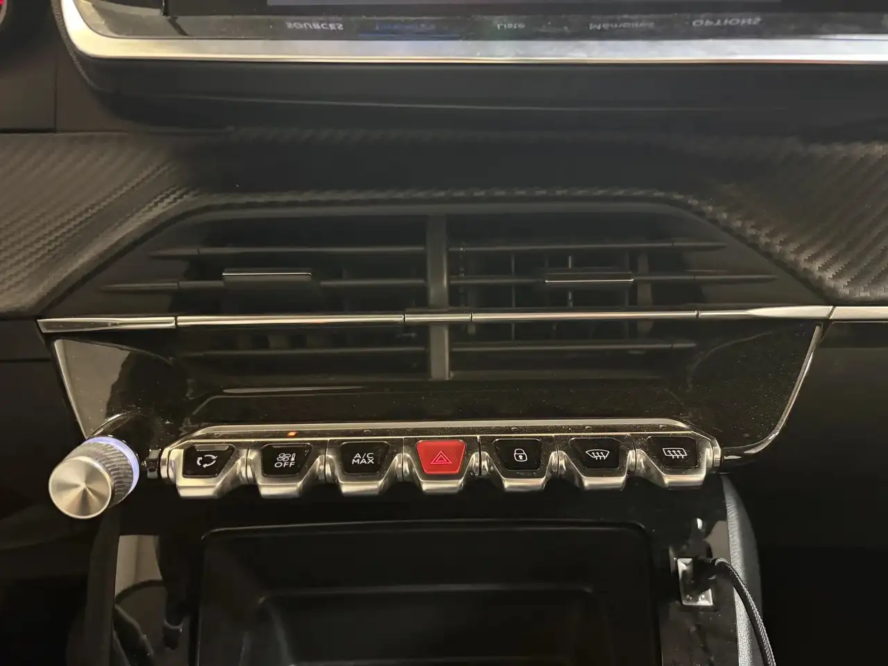 Peugeot 208 208 — photo 22