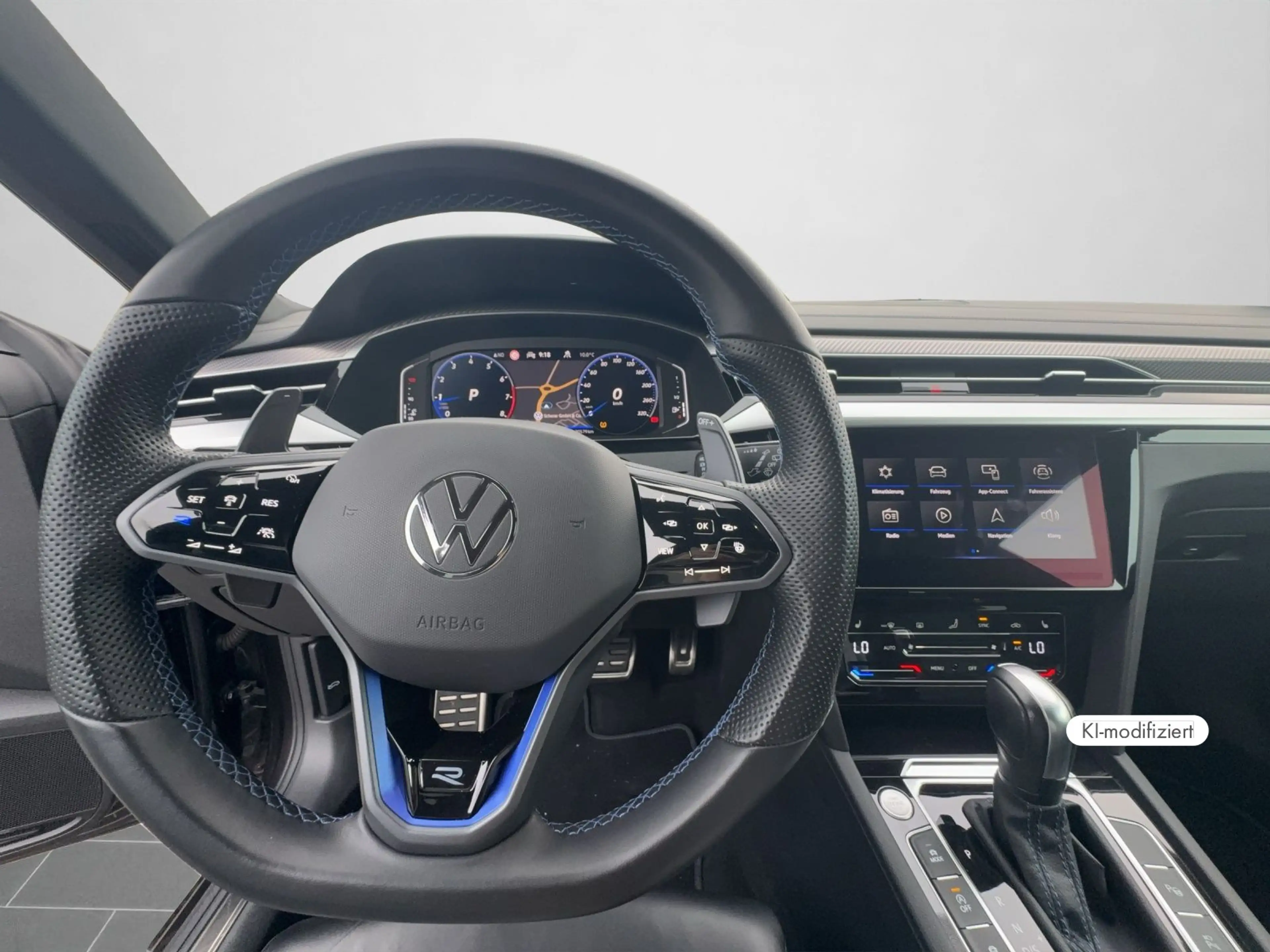 Volkswagen Arteon R 2.0 TSI HEAD-UP IQ.LIGHT — photo 4