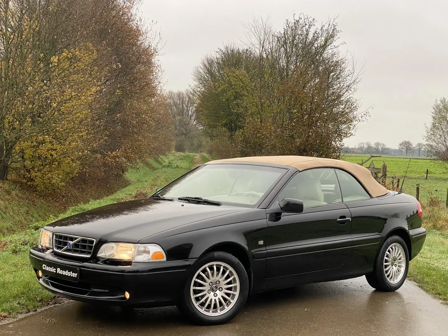 Volvo C70 Convertible 2.0 T Luxury Line Schwarz - 1