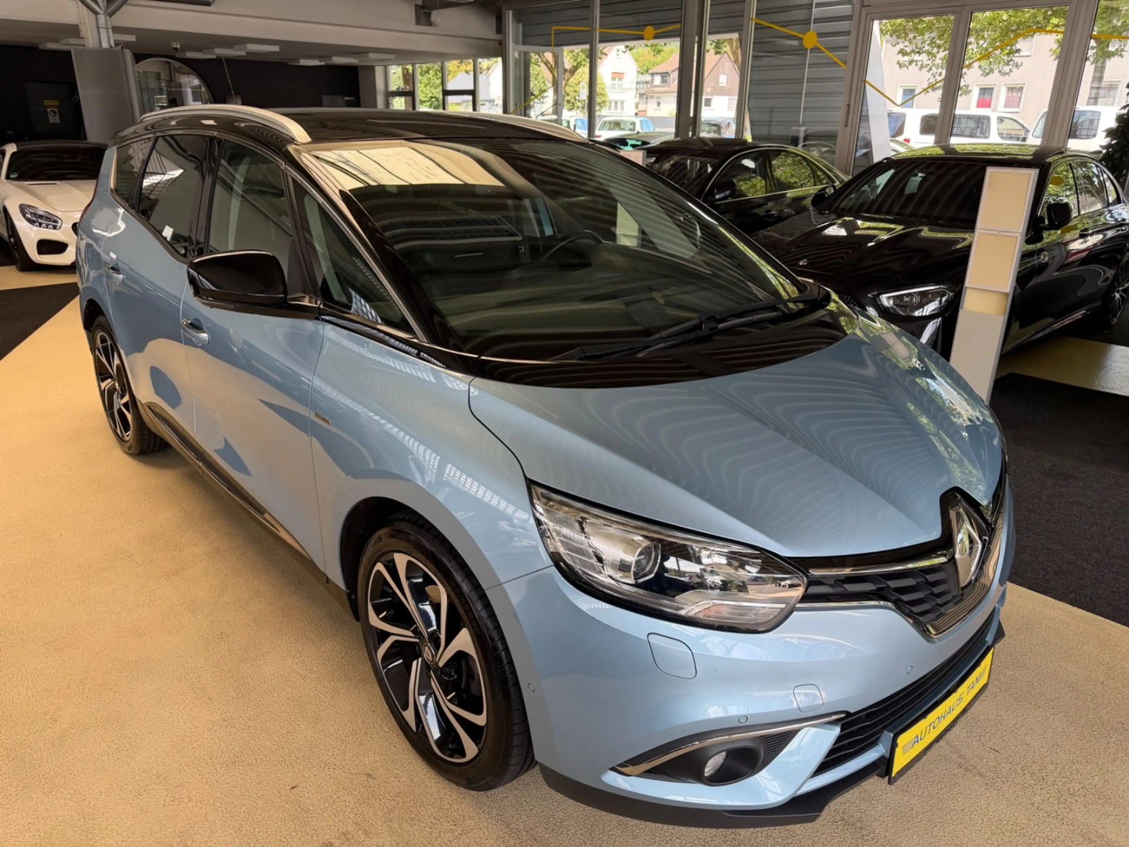 Renault Scenic IV Grand BOSE Edition — photo 10