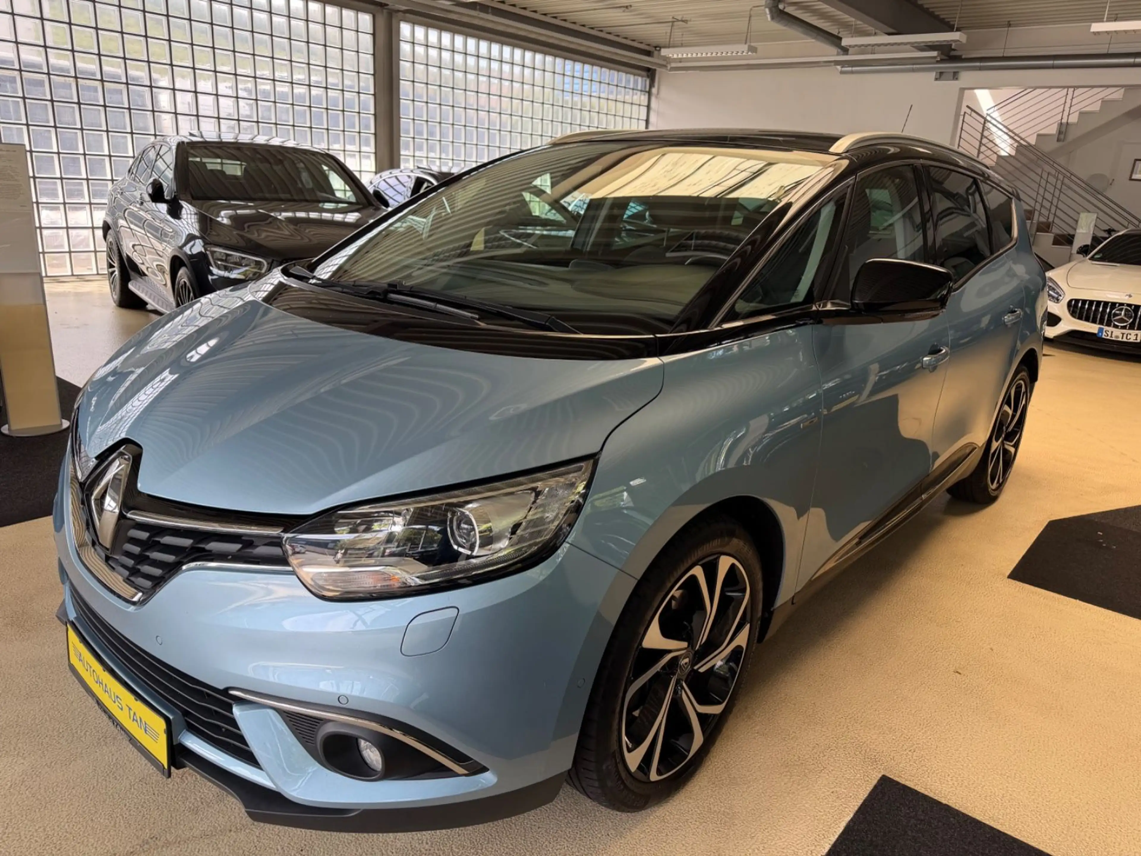 Renault Scenic IV Grand BOSE Edition — photo 3