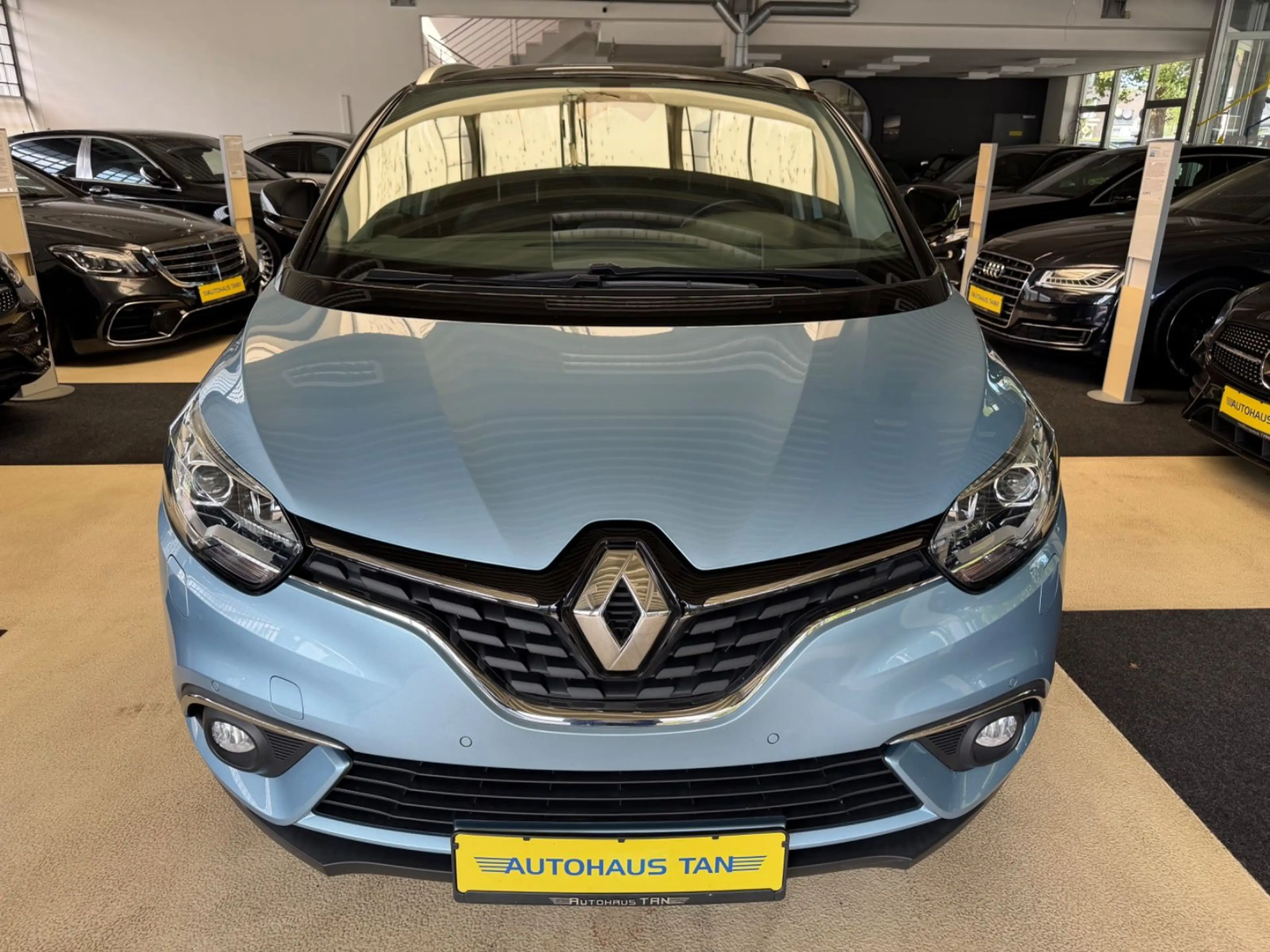 Renault Scenic IV Grand BOSE Edition — photo 8