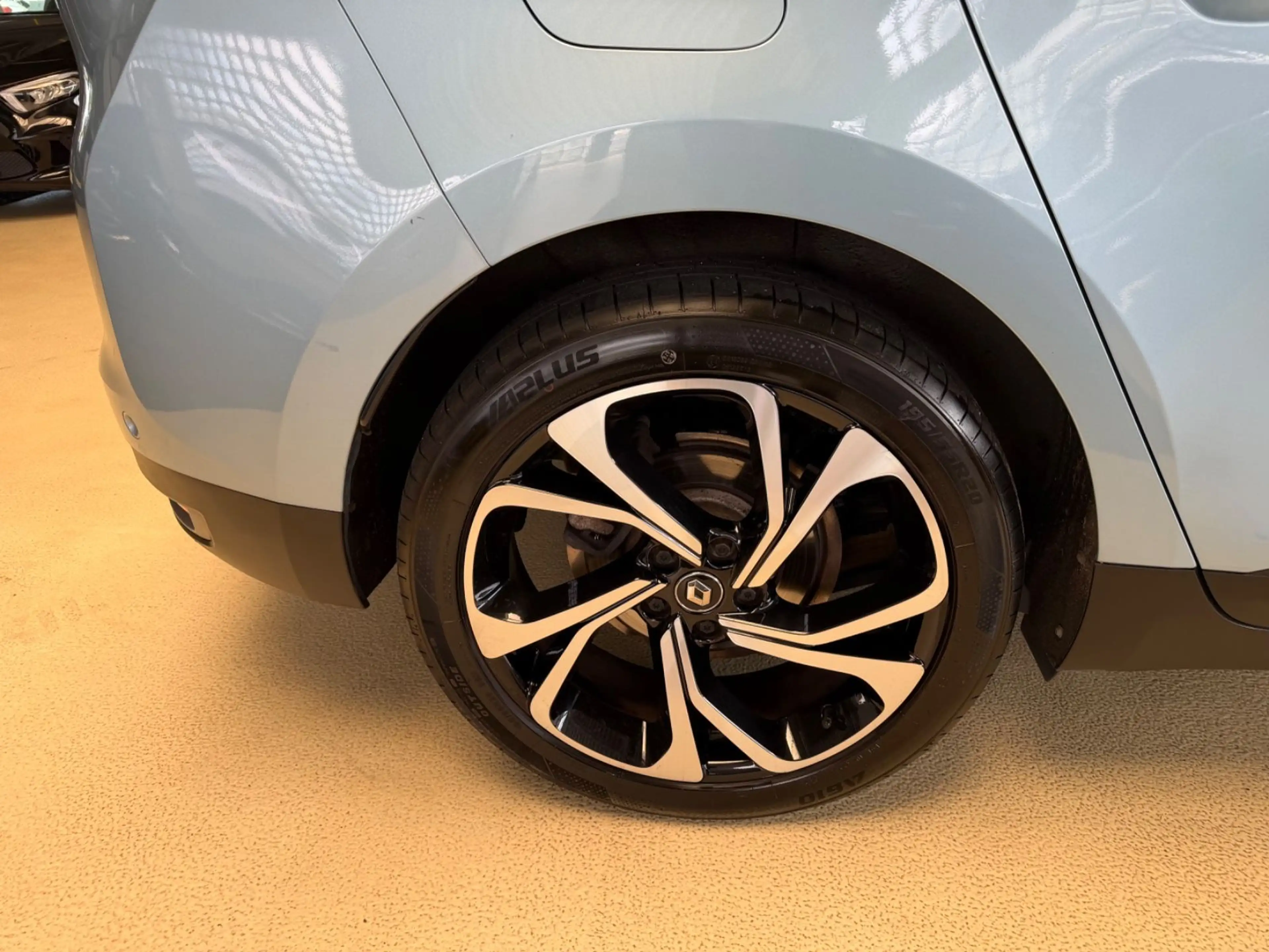 Renault Scenic IV Grand BOSE Edition — photo 15