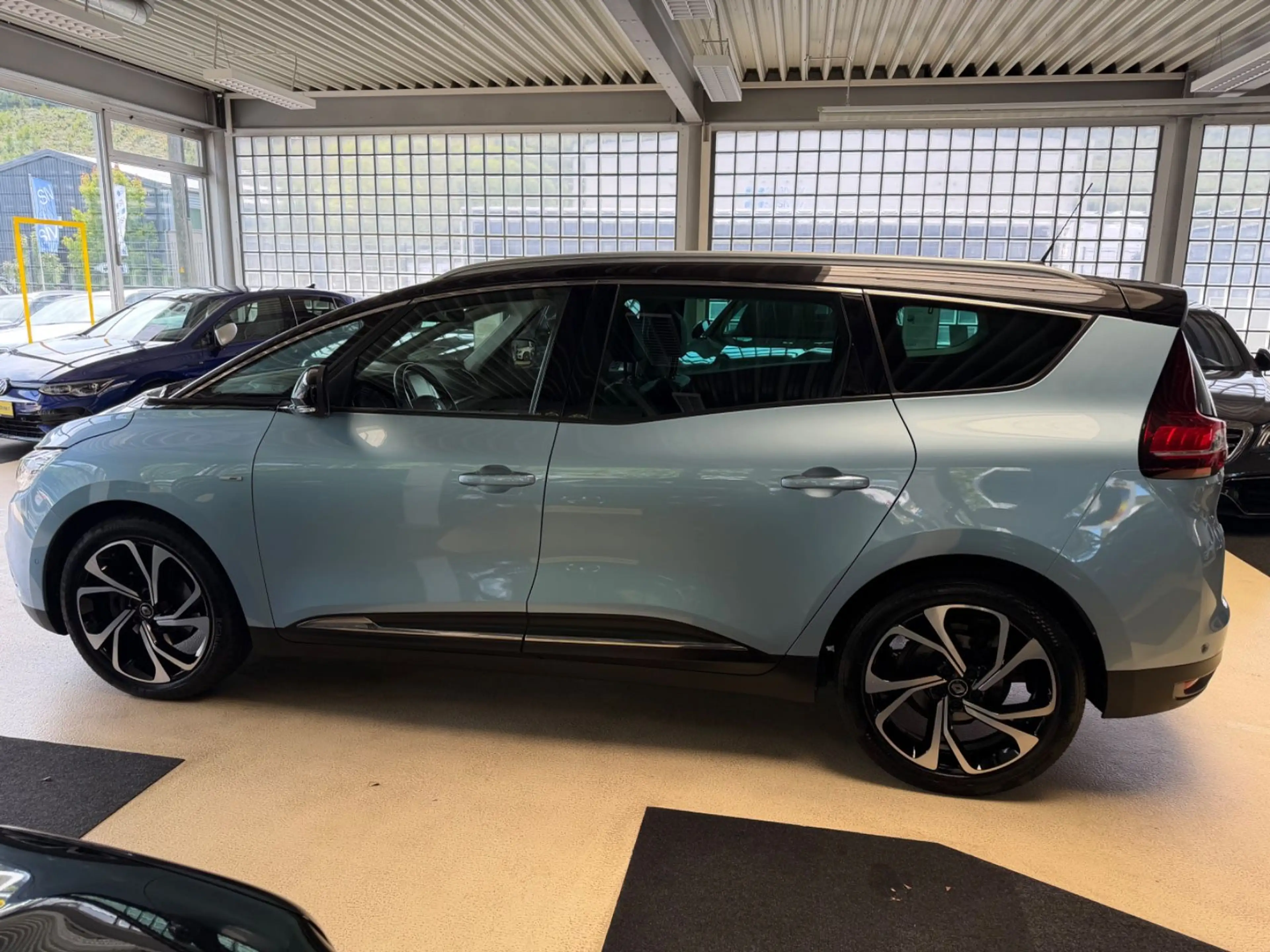 Renault Scenic IV Grand BOSE Edition — photo 5