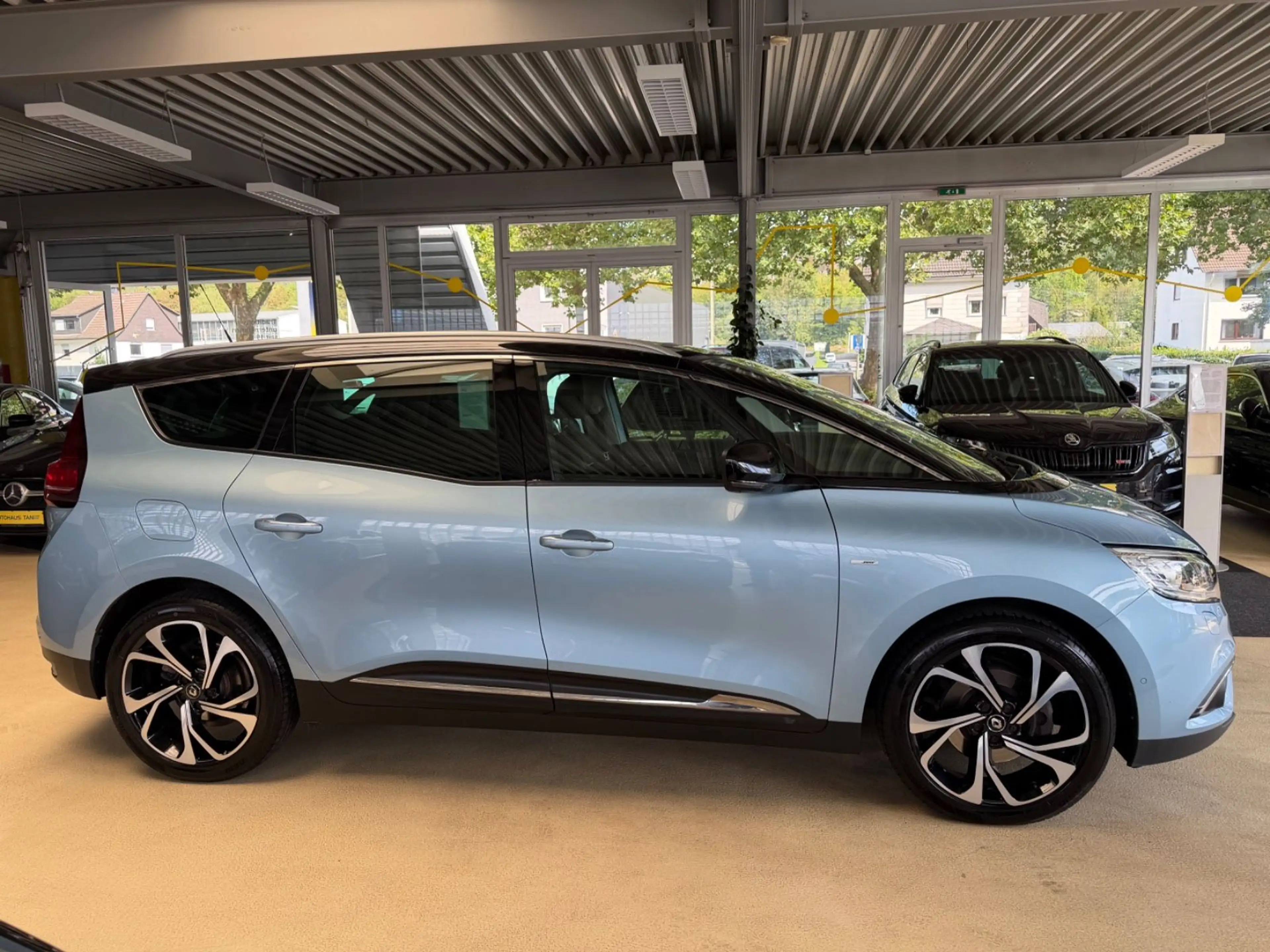 Renault Scenic IV Grand BOSE Edition — photo 2