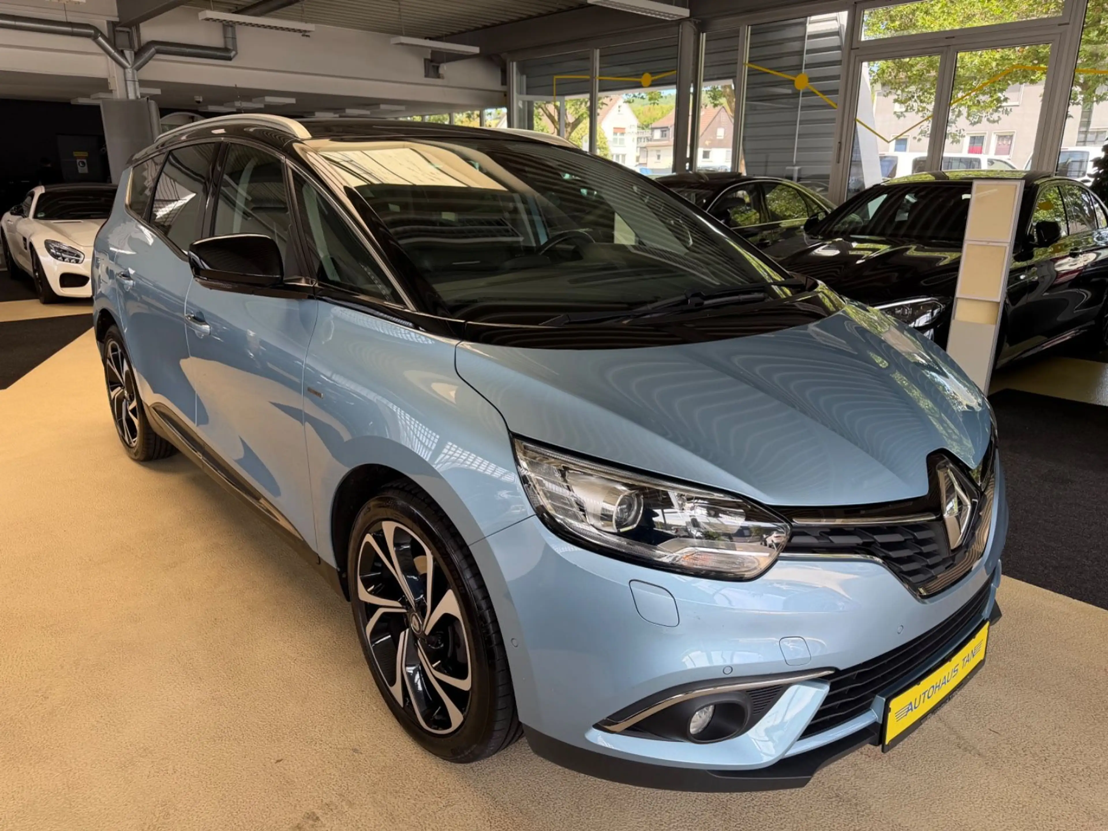 Renault Scenic IV Grand BOSE Edition — photo 9