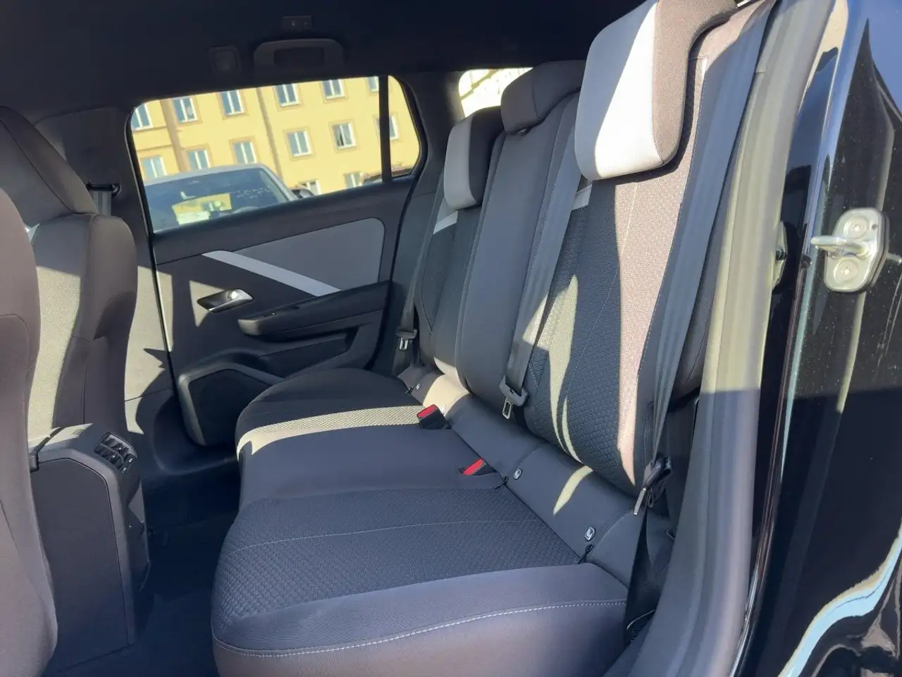 Opel Astra L Sports Tourer 1.2 Turbo Edition LED+Navi 9