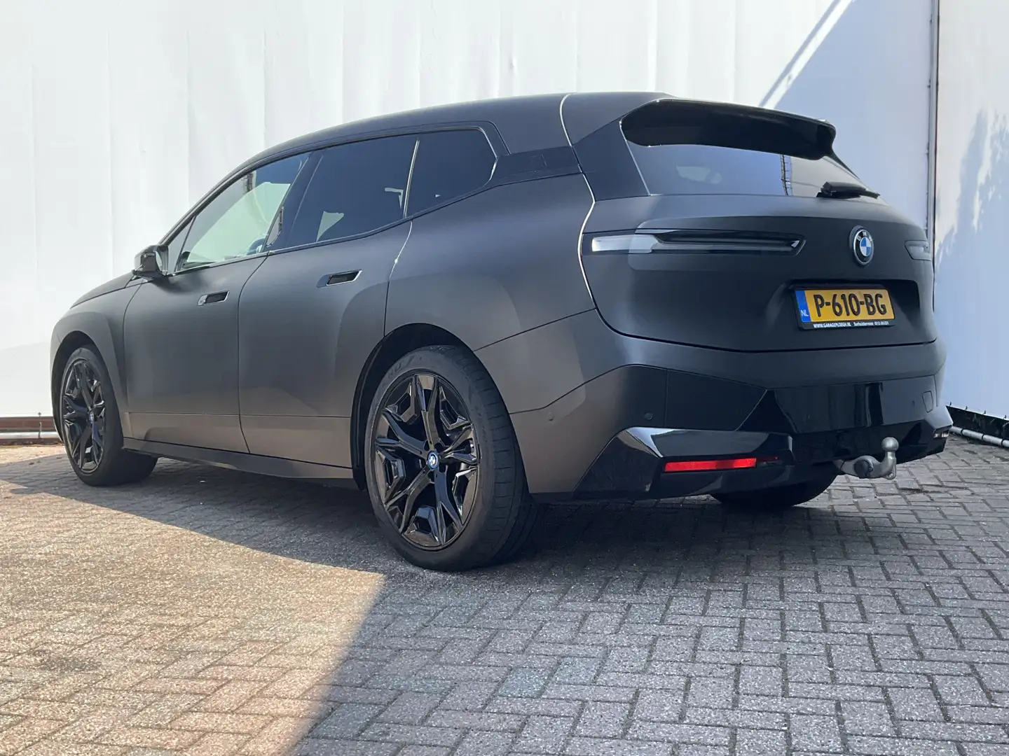 BMW iX xDrive50 High Executive 112 kWh Laser B&W Pano.dak Zwart - 2
