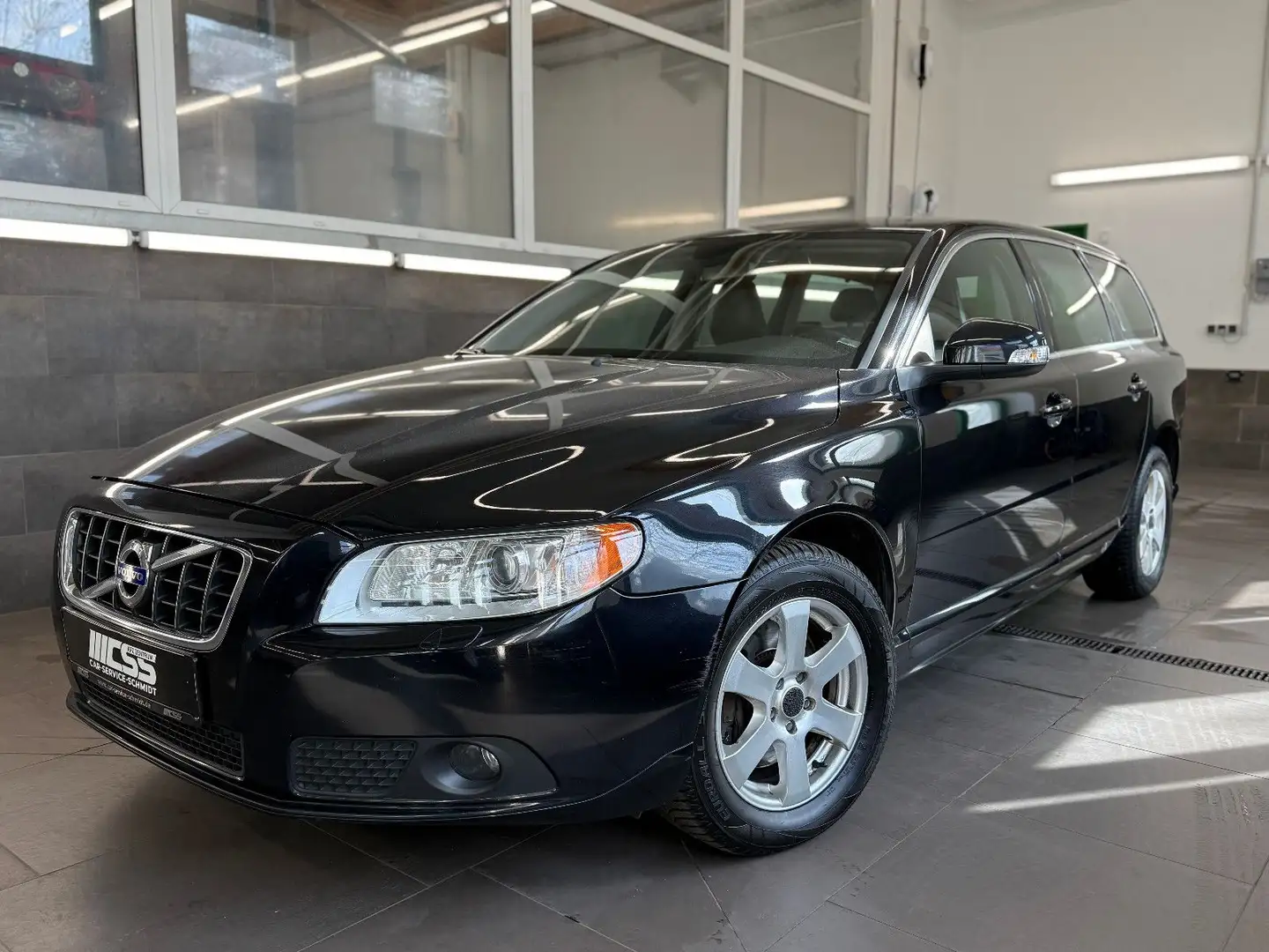 Volvo V70 Kombi Kinetic Leder Navi SHZ Xenon Schwarz - 1