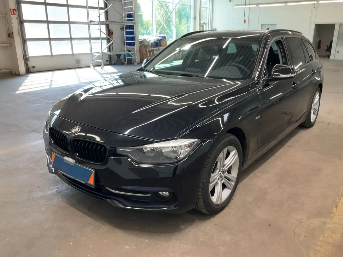 BMW 320 d Toruing SportLine 2.H/SHZ/PDC/SCHECKH. Noir - 1