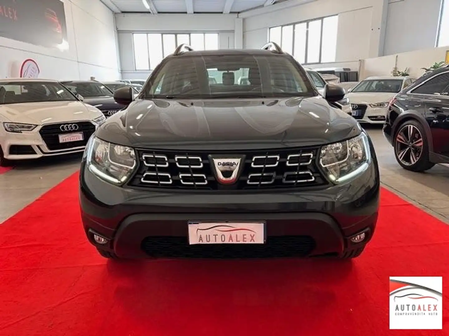 Dacia Duster 1.5 blue dci Prestige 4x2 s&s 115cv NEOPATENTATI Grau - 2