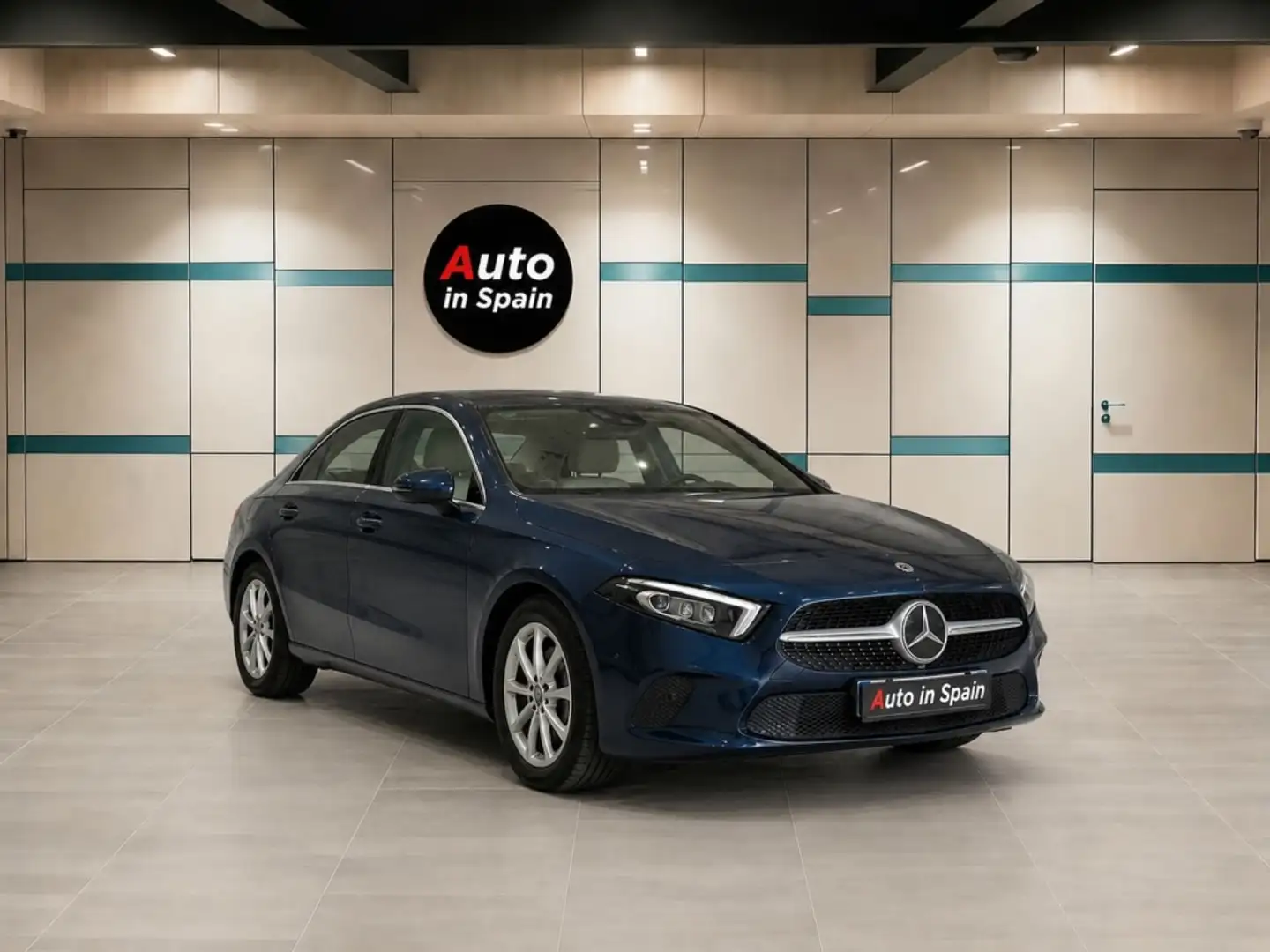 Mercedes-Benz A 180 180d Sedán 7G-DCT Azul - 1