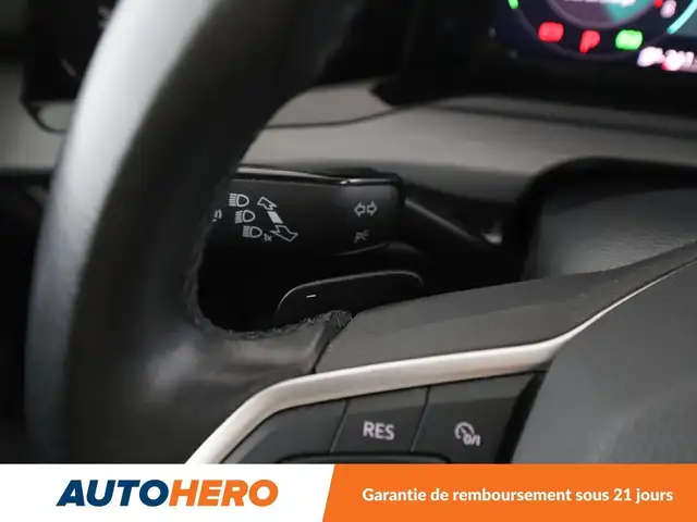 Volkswagen Golf view 24