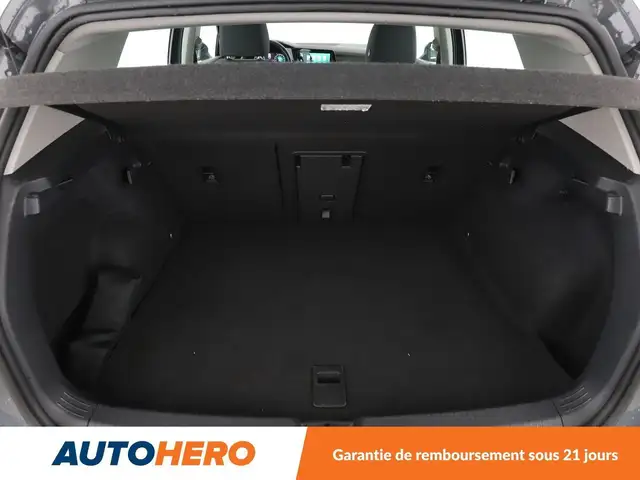 Volkswagen Golf view 21