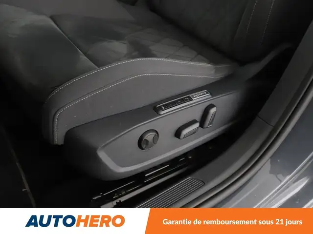 Volkswagen Golf view 11