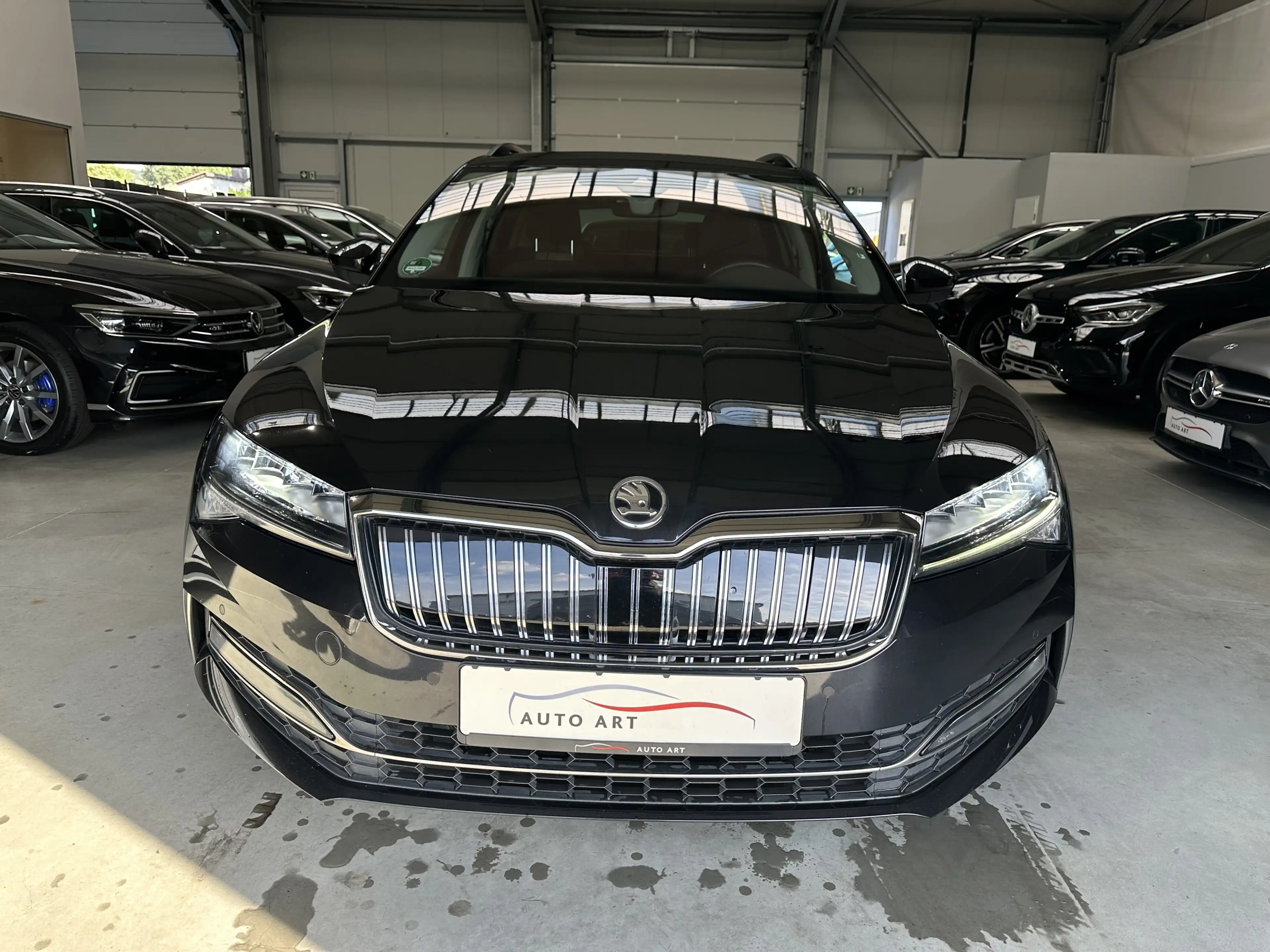 Skoda Superb Ambition iV Navi LED AHK SHZ STHZ AHK — photo 2
