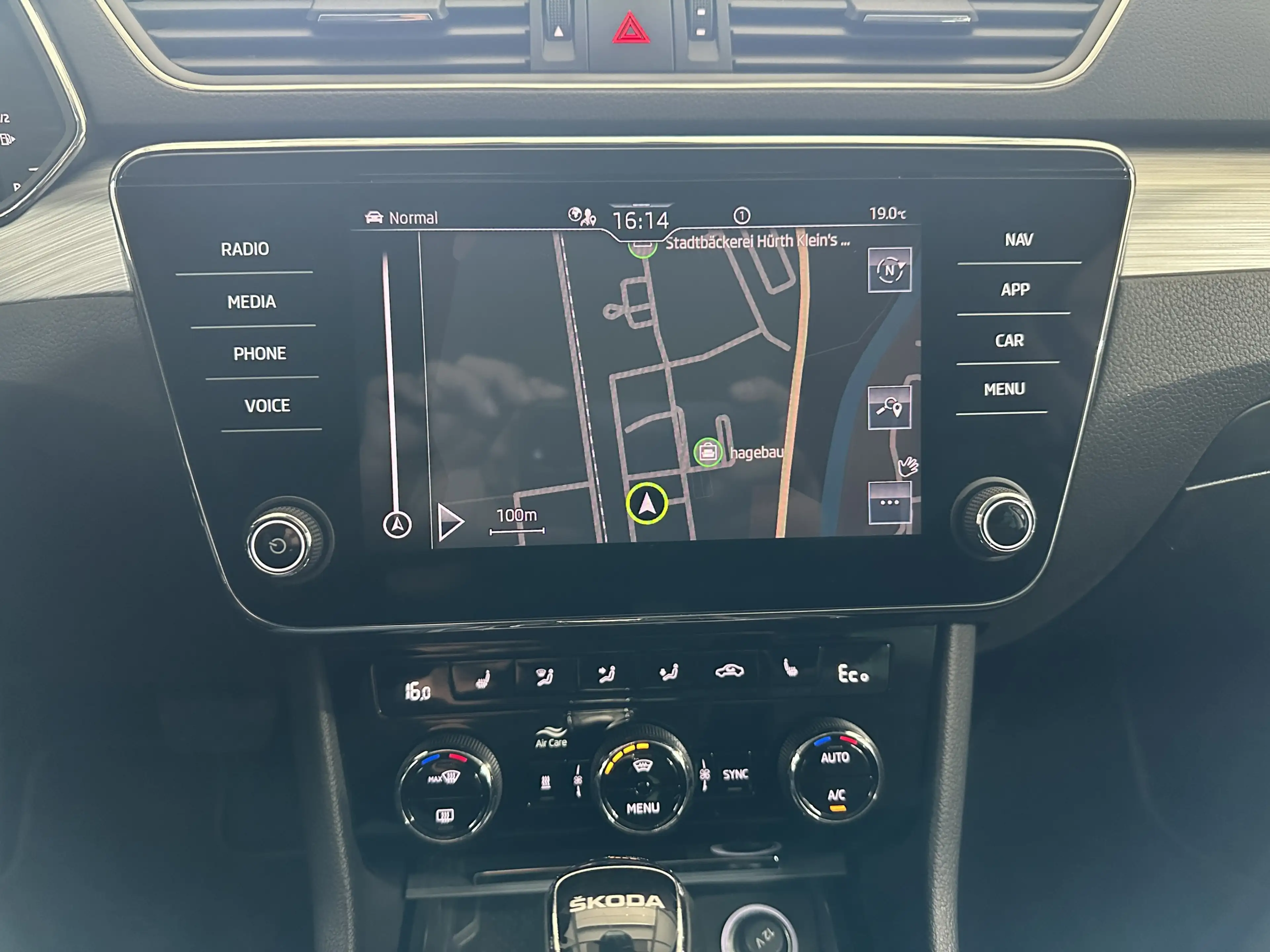 Skoda Superb Ambition iV Navi LED AHK SHZ STHZ AHK — photo 13