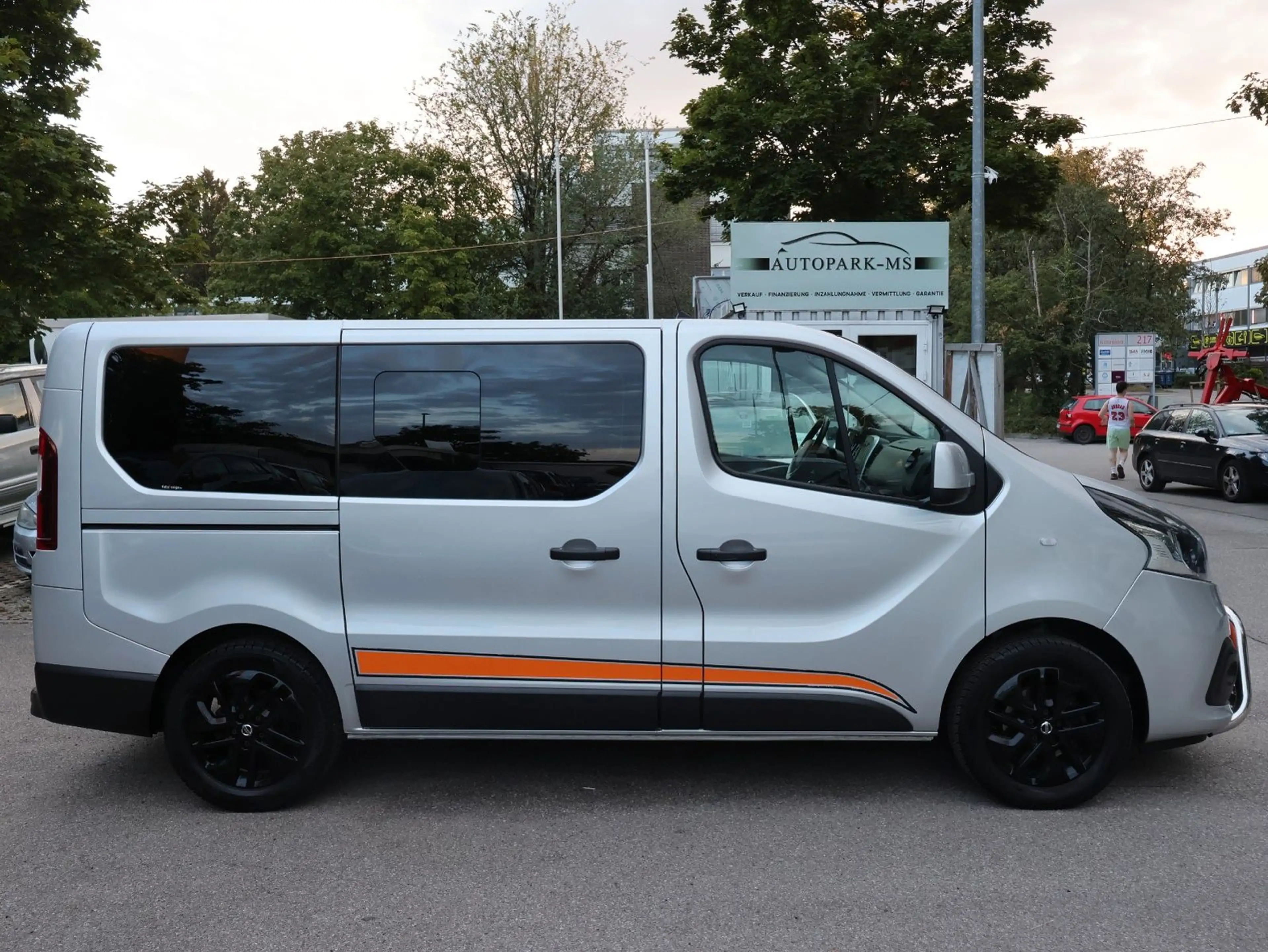 Nissan NV300 L1H1 2,7t PREMIUM 8-Sitzer-NAVI-KAMERA-AHK — photo 7