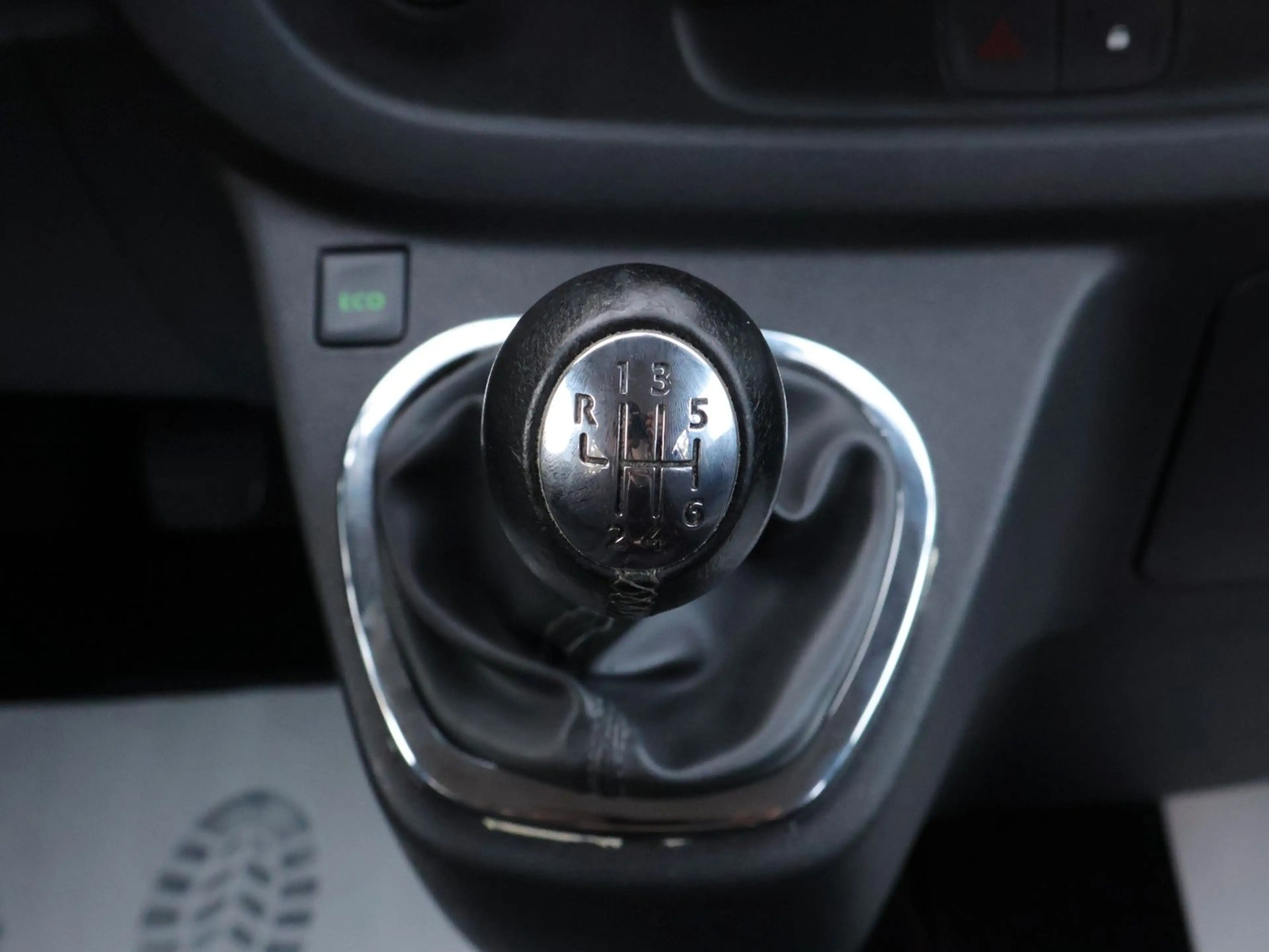 Nissan NV300 L1H1 2,7t PREMIUM 8-Sitzer-NAVI-KAMERA-AHK — photo 13