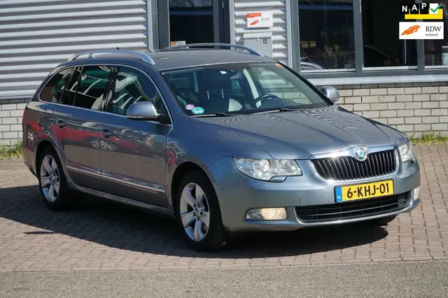 Skoda Superb Combi 1.4 TSI NIEUWE DISTR. KETTING, BAKOLIE VERVE