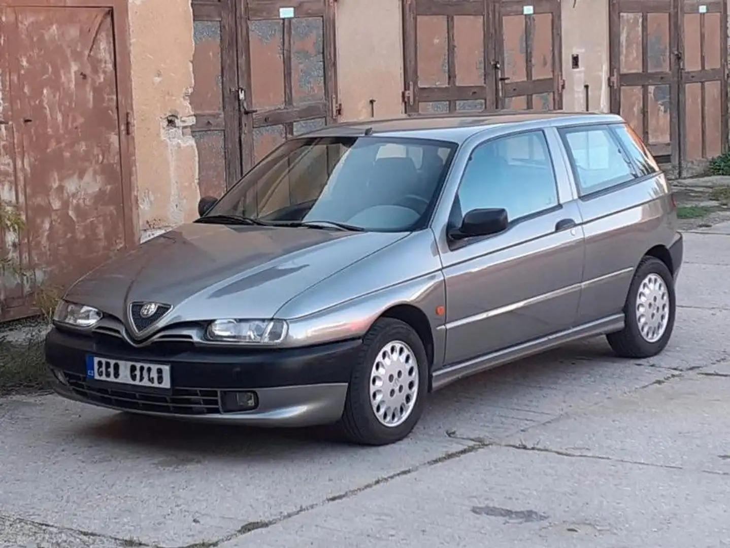 Alfa Romeo 145 145 1.7 16v L - 2