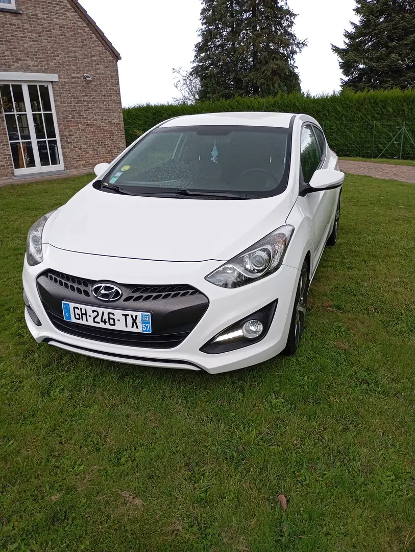 Hyundai i30 i30 coupé 1.6 CRDi 110 Move Blanc - 1