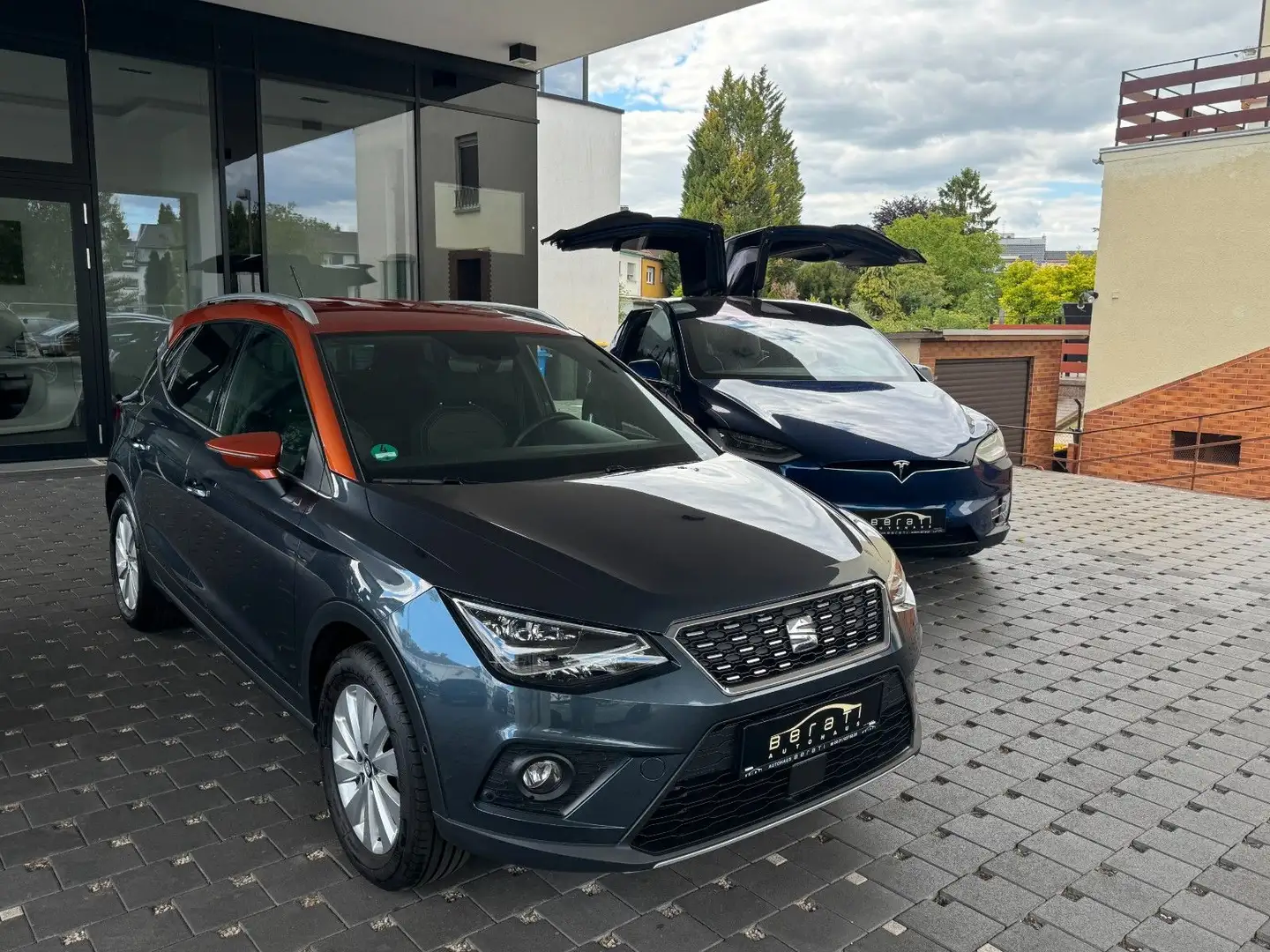 SEAT Arona 1.6 TDI XCELLENCE|SHZ|LED|ParkPilot|AppleC Grau - 1