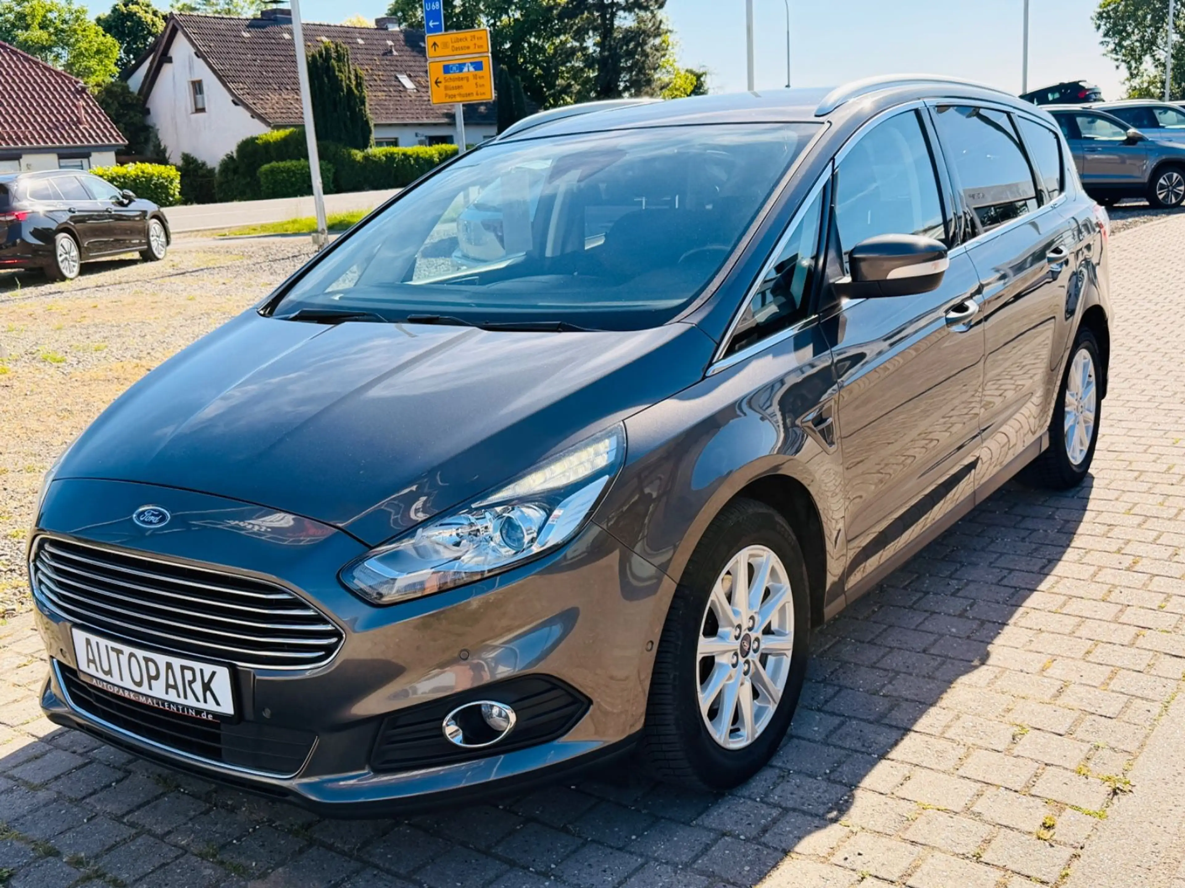 Ford S-Max S-MAX Titanium *7 SITZE*NAVI*AHK* — photo 3