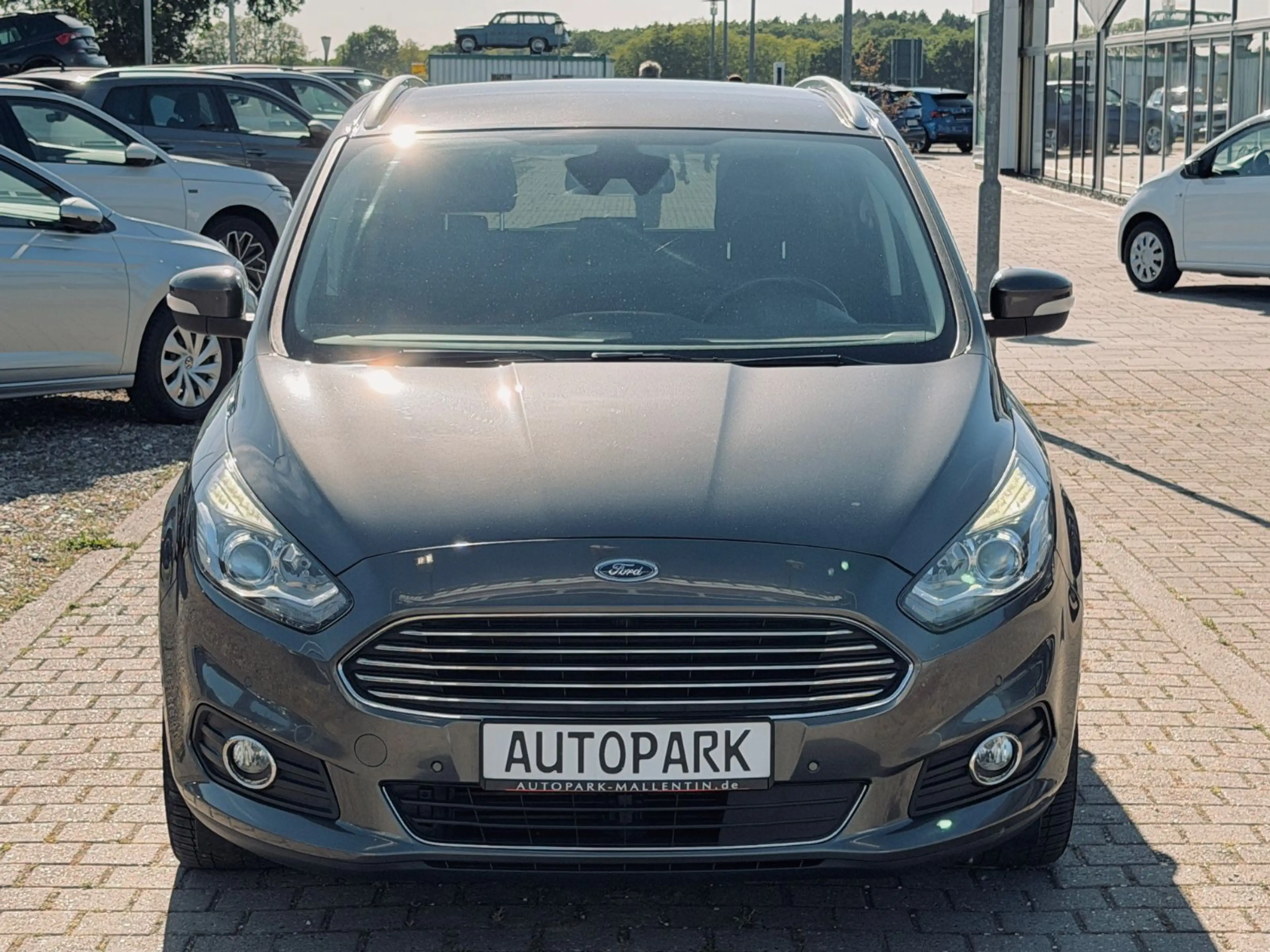 Ford S-Max S-MAX Titanium *7 SITZE*NAVI*AHK* — photo 2