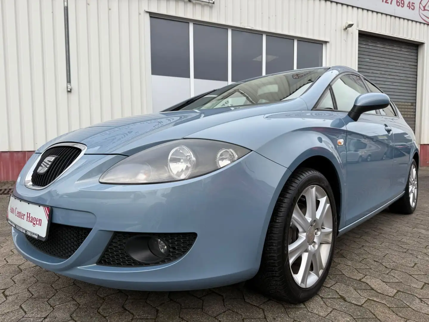 SEAT Leon 1,6 75kW 102PS Comfort Limited/PDC/Klima Blau - 1