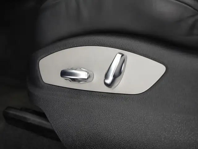 Porsche Macan view 12