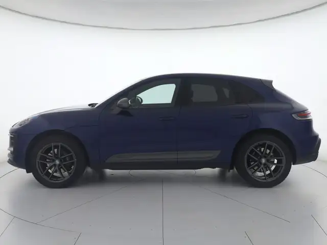 Porsche Macan view 5