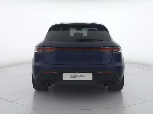 Porsche Macan view 4