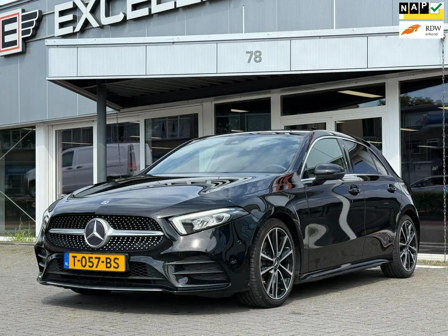 Mercedes-Benz A 200 Launch Edition Premium Plus AMG Zwart - 1