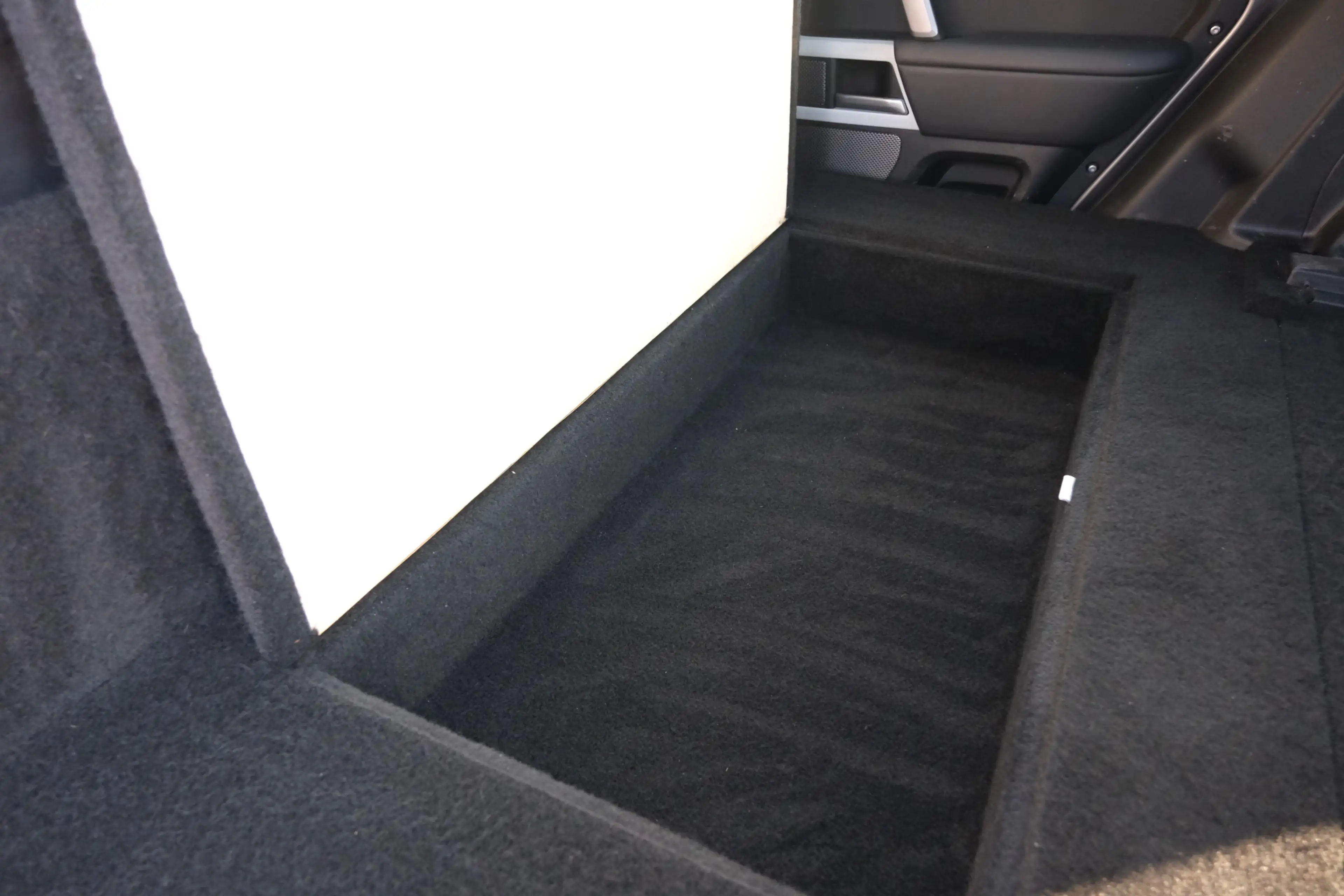 Land Rover Defender Hard Top 3.0 D300 110 Commercial X-Dynamic HSE | B — photo 22